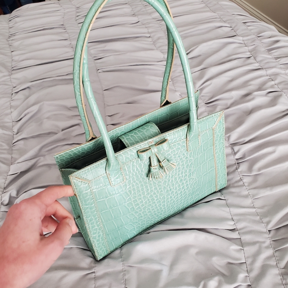 Liz Clariborne Baby Blue Faux Alligator Purse - Picture 6 of 6